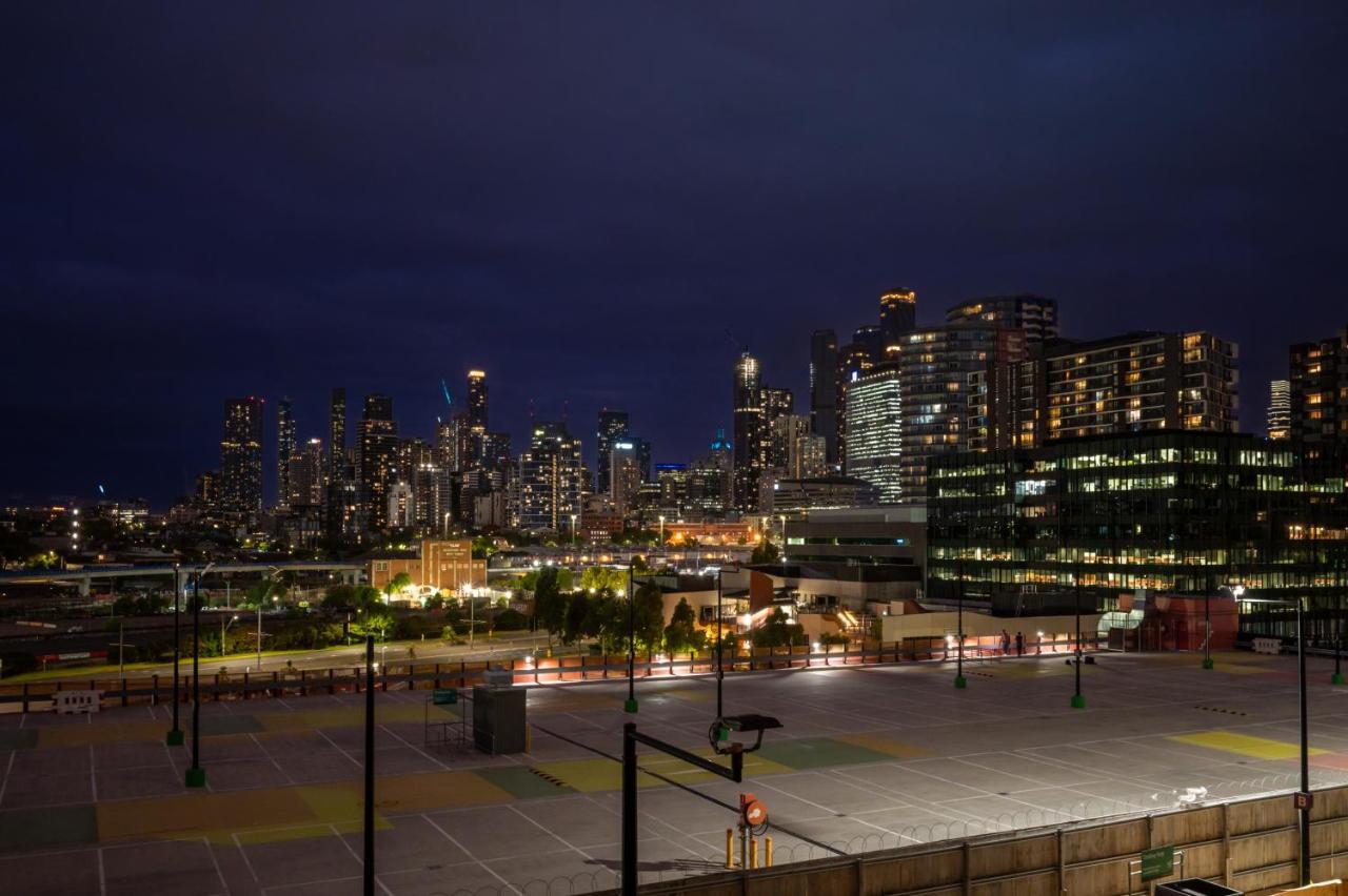 Nesuto Docklands Hotel Melbourne Bagian luar foto